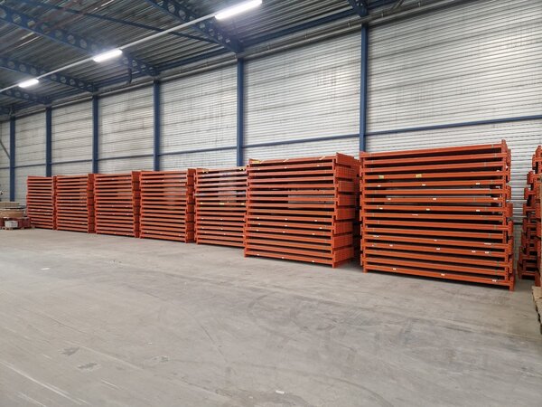 Meta Meta Multipal ligger 2700x85x50mm oranje, 3-pin, gebruikt