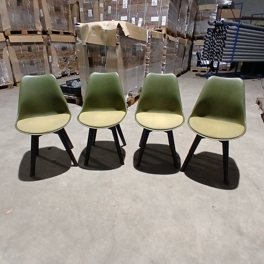 Emtrade Set van 4 groene kunststof kuipstoelen met gestoffeerde zitting, gebruikt per stuk