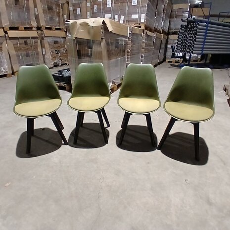 Emtrade Set van 4 groene kunststof kuipstoelen met gestoffeerde zitting, gebruikt per stuk