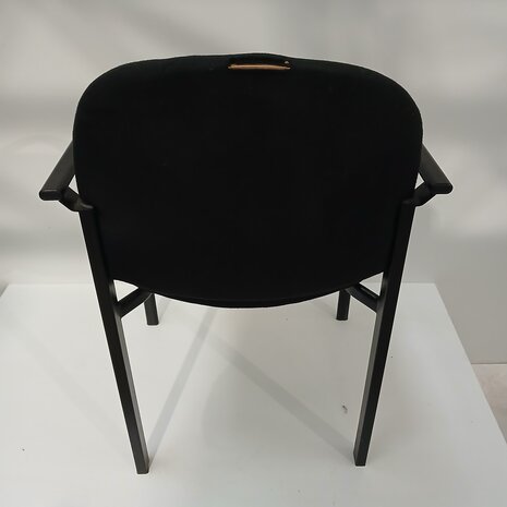 Emtrade Gebruikte vergaderstoel met armleuningen – zwart gestoffeerd