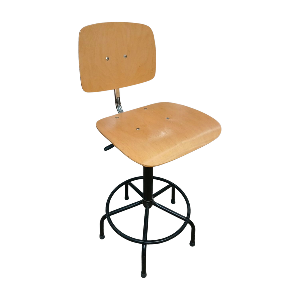 Emtrade Industriële werkstoel, verstelbaar, houten zitting, voetenring, metalen onderstel, gebruikt