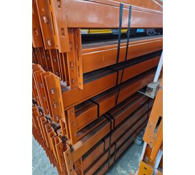 Armes Armes ligger 2700x100x40mm 2100kg Oranje, gebruikt Armes Armes ligger 2700x100x40mm 2100kg Oranje, gebruikt