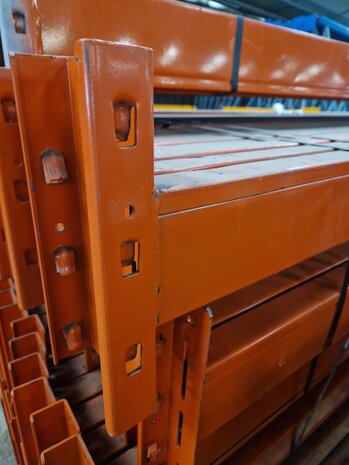 Armes Armes ligger 2700x100x40mm 2100kg Oranje, gebruikt Armes Armes ligger 2700x100x40mm 2100kg Oranje, gebruikt