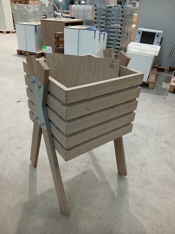 Emtrade Presentatiebak 60x60x109 cm, hout, dubbele bodem, gebruikt Emtrade Presentatiebak 60x60x109 cm, hout, dubbele bodem, gebruikt