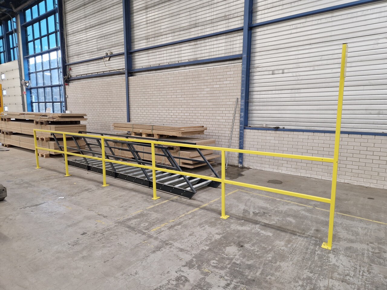 Emtrade Beschermingshekwerk gebruikt 700x4x104 cm, gelakt staal, geel, koppelbaar