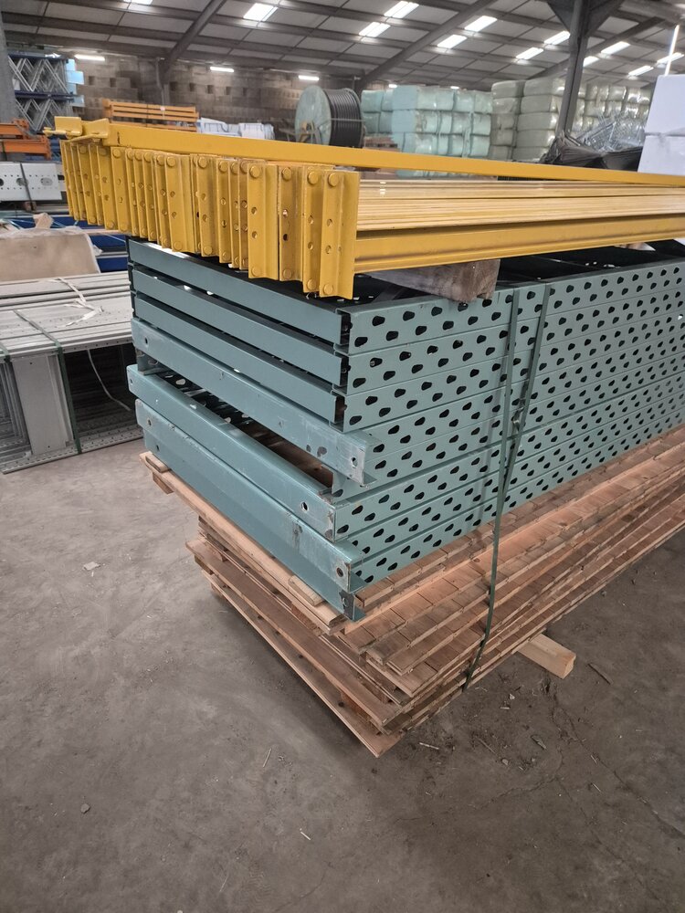 Hovuma Hovuma grootvakstelling set, 2500 mm hoog, 2700 mm breed, 7 secties Hovuma Hovuma grootvakstelling set, 2500 mm hoog, 2700 mm breed, 7 secties