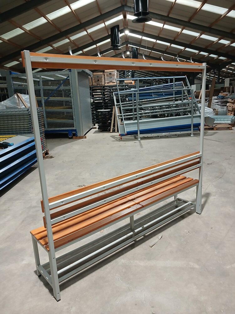 Emtrade Kleedkamerbank met kapstok, 200 cm breed, hout en staal, gebruikt