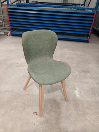 Emtrade Set van 2 Kuipstoelen, groen, houten poten, 465 x 430 x 865 mm, gebruikt