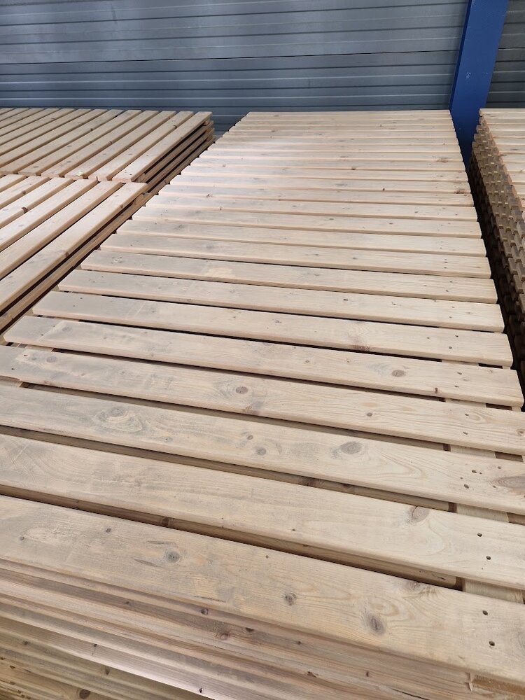 Vlonder 2700x1100 Vurenhout, 80% gesloten, gebruikt