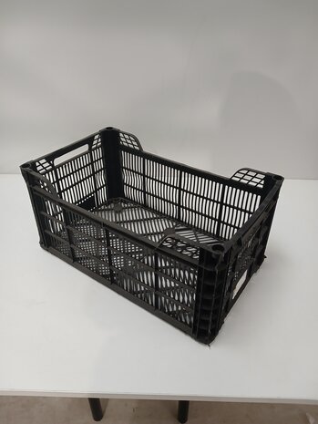 Zwarte kunststof agrikrat 500x300x240 mm, geperforeerd, gebruikt