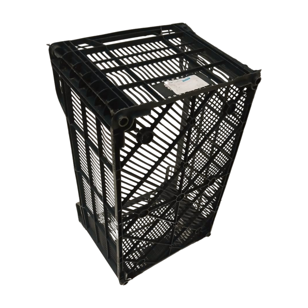 Zwarte kunststof agrikrat 500x300x240 mm, geperforeerd, gebruikt