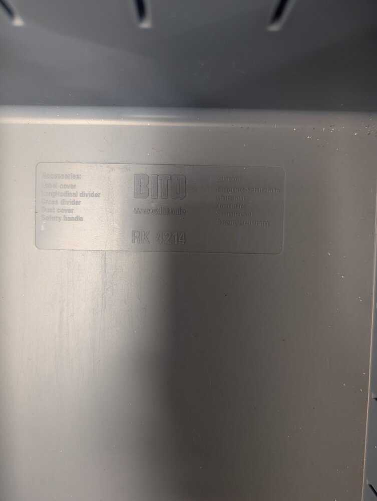 BITO Magazijnbak 400x234x140mm, 9,4 liter, kunststof bak, gesloten, stapelbaar, blauw, gebruikt