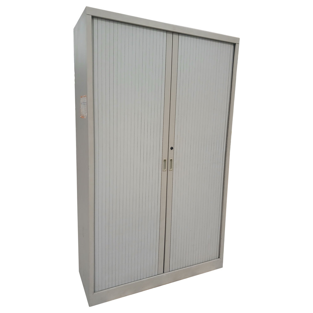 Emtrade Roldeurkast, lichtgrijs, 4 legborden, 197x120x45cm, gebruikt Emtrade Roldeurkast, lichtgrijs, 4 legborden, 197x120x45cm, gebruikt