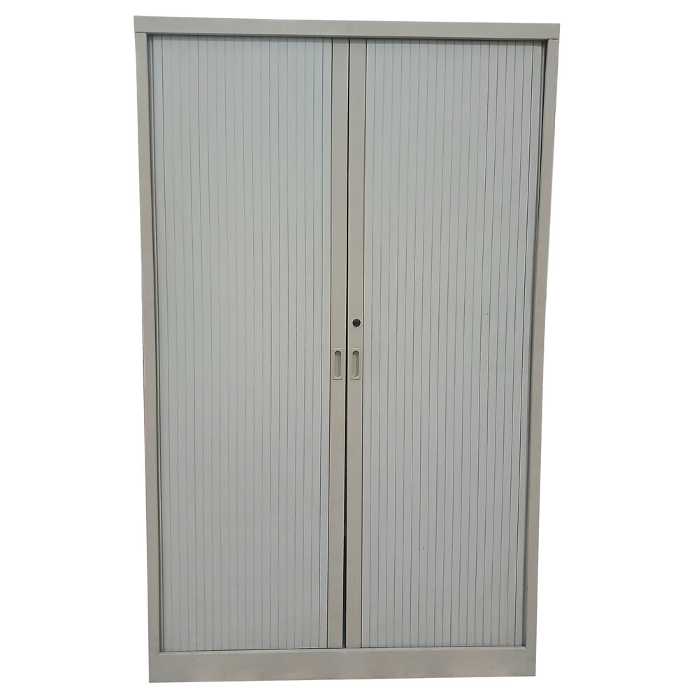 Emtrade Roldeurkast, lichtgrijs, 4 legborden, 197x120x45cm, gebruikt Emtrade Roldeurkast, lichtgrijs, 4 legborden, 197x120x45cm, gebruikt