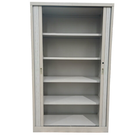 Emtrade Roldeurkast, lichtgrijs, 4 legborden, 197x120x45cm, gebruikt Emtrade Roldeurkast, lichtgrijs, 4 legborden, 197x120x45cm, gebruikt