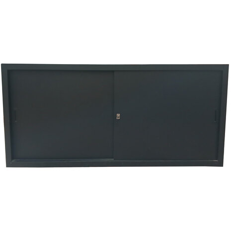 Emtrade Lage schuifdeurkast, zwart, 2 legborden, incl 1 sleutel, 160x45x76cm, gebruikt Emtrade Lage schuifdeurkast, zwart, 2 legborden, incl 1 sleutel, 160x45x76cm, gebruikt