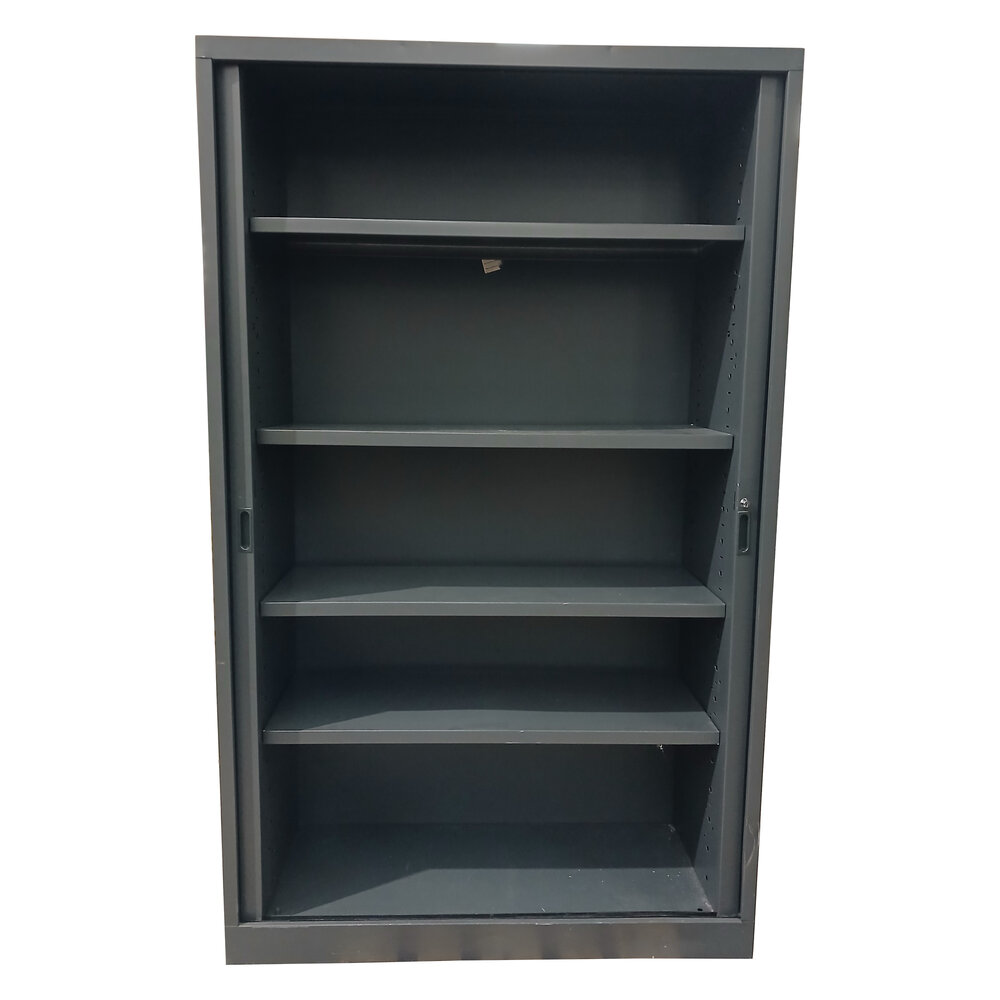 Emtrade Roldeurkast 120,5x45,5x197 cm, 4 legborden zwart, nette staat, zonder sleutel, gebruikt Emtrade Roldeurkast 120,5x45,5x197 cm, 4 legborden zwart, nette staat, zonder sleutel, gebruikt