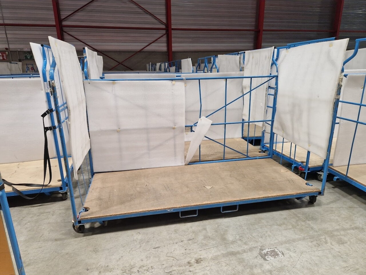 Cordes Meubeltransportwagen 2500x1150x1800mm Corletten L-frame nestbaar en stapelbaar, met rem, blauw, gebruikt Cordes Meubeltransportwagen 2500x1150x1800mm Corletten L-frame nestbaar en stapelbaar, met rem, blauw, gebruikt