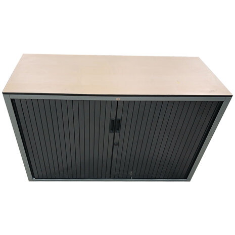 Emtrade Roldeurkast Laag 1 Legbord Grijs/Zwart/Houtkleur 120x47x74,5 cm, Gebruikt