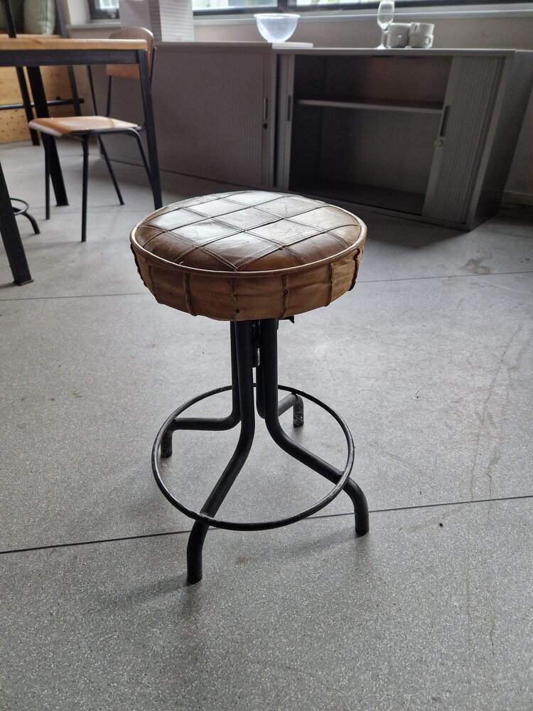 Kruk met Leren Zitting (Set van 5),  Verstelbare Hoogte, Vintage Industrieel Design, Gebruikt