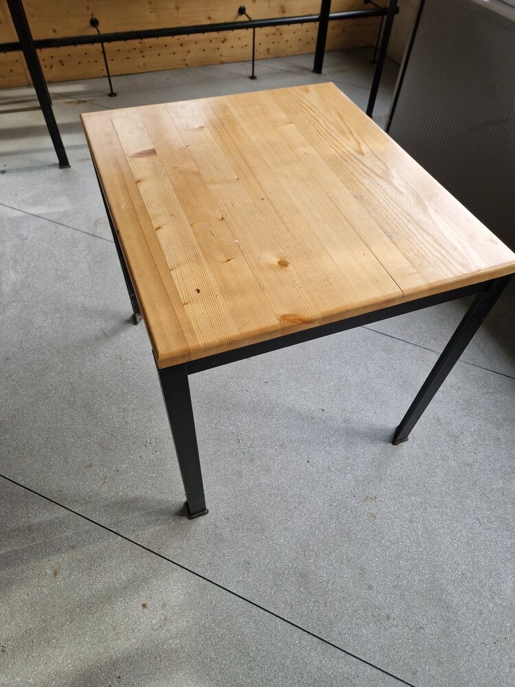 Emtrade Tafel 80x80 cm, Houten Blad, Metaal Onderstel, gebruikt