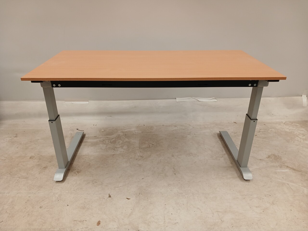 Emtrade Zit sta bureau 160x80 cm, handmatig met zwengel verstelbaar van 64 tot 108 cm, gebruikt