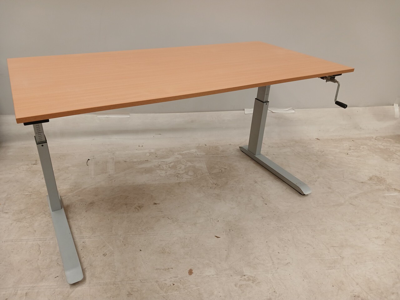Emtrade Zit sta bureau 160x80 cm, handmatig met zwengel verstelbaar van 64 tot 108 cm, gebruikt