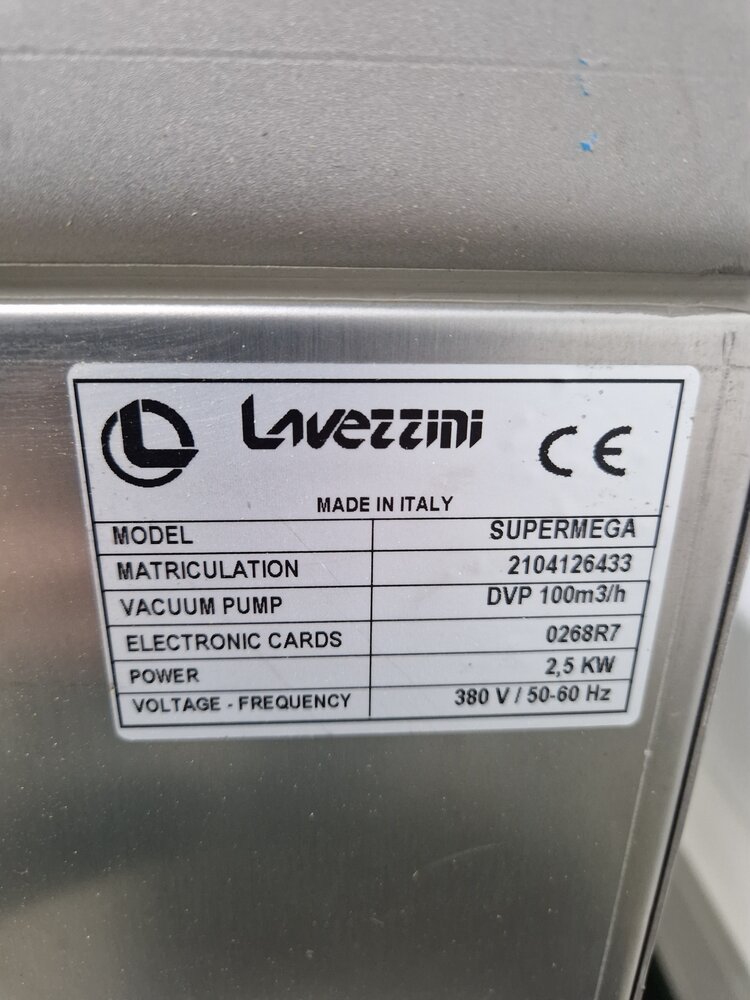 Lavezzini Vacuümmachine Lavezzini Supermega, 2 kamers 830x740x230 mm, 2,5 kW, 380 V, gebruikt