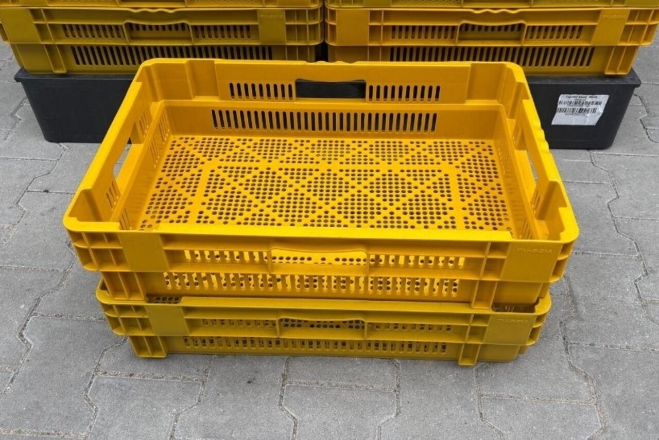 Nestbare stapelkrat geperforeerd 60x40x14cm 23l, gebruikt