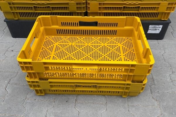 Nestbare stapelkrat geperforeerd 60x40x14cm 23l, gebruikt