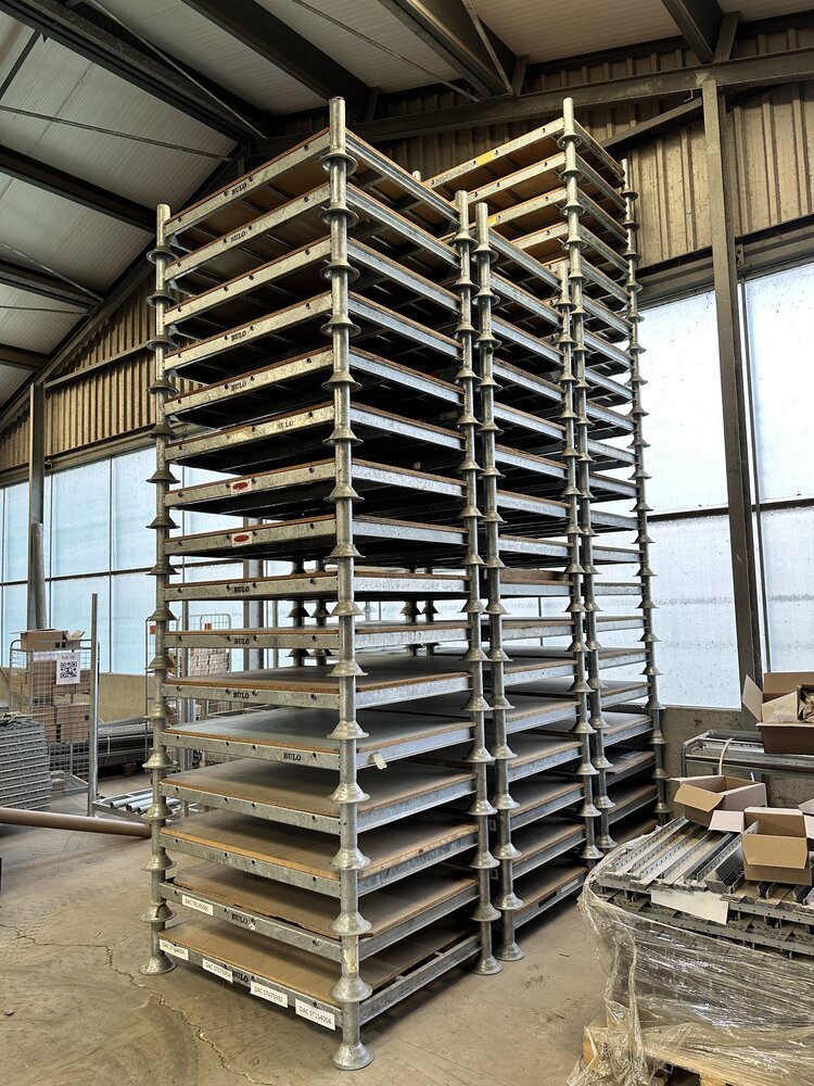 Stapelrek 1560x1190x310 mm inclusief voet, staal, gebruikt