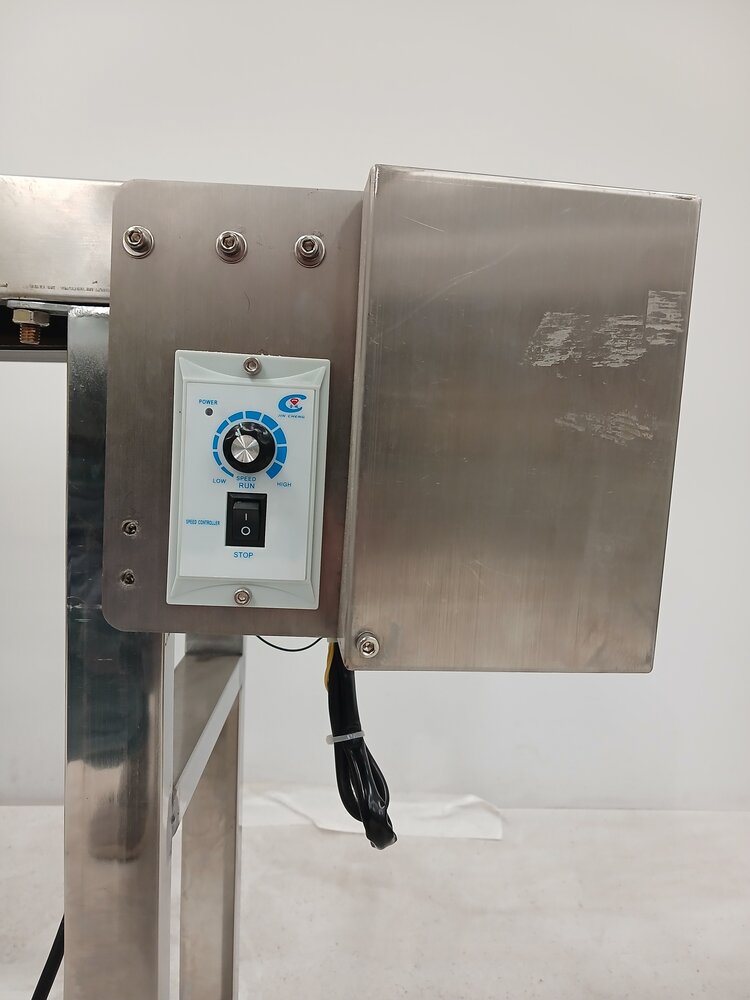 Emtrade Gemotoriseerde gordeltransporter, 147 cm, roestvrij staal, antistatisch PVC, enkele leuning, gebruikt