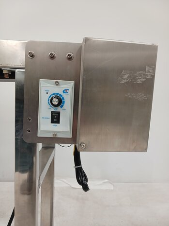 Emtrade Gemotoriseerde gordeltransporter, 147 cm, roestvrij staal, antistatisch PVC, enkele leuning, gebruikt