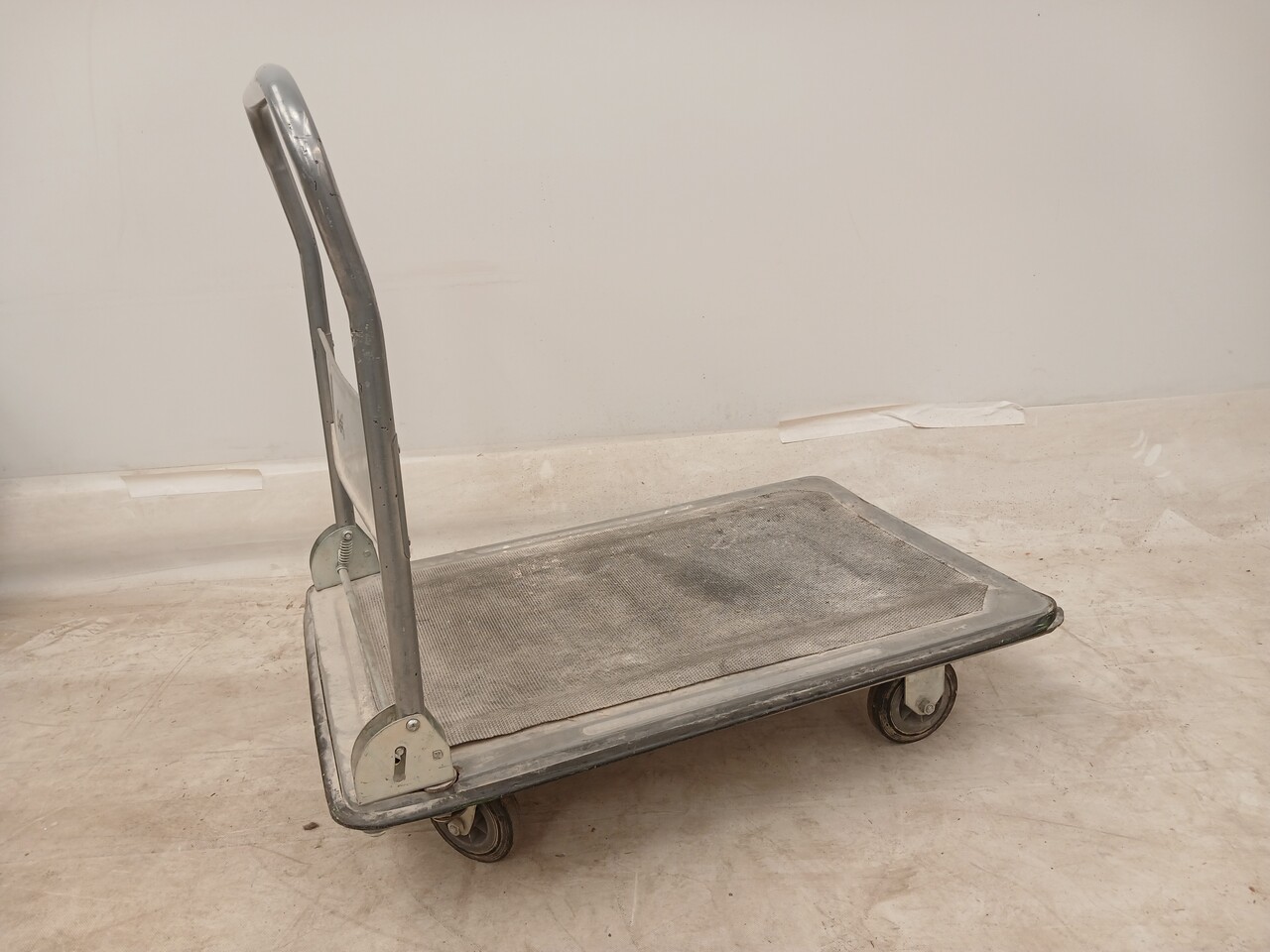 Plateauwagen, 900x600x870 mm, staal, gebruikt, 4 zwenkwielen