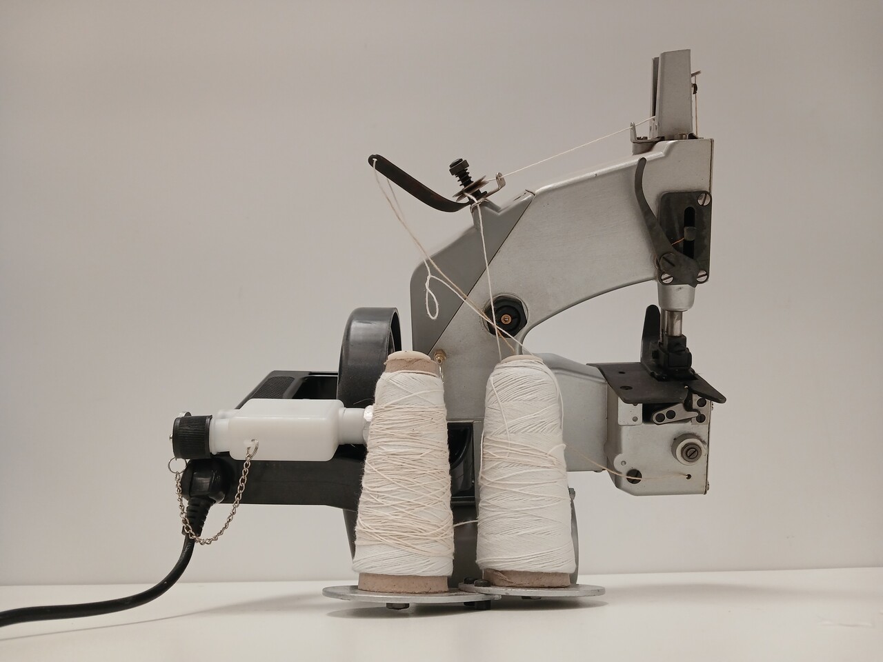 Emtrade Deyee zakkennaaimachine GK26-2A, gebruikt Emtrade Deyee zakkennaaimachine GK26-2A, gebruikt