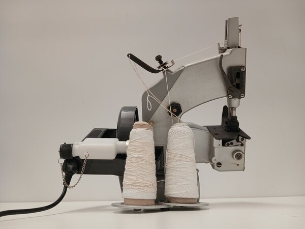 Emtrade Deyee zakkennaaimachine GK26-2A, gebruikt Emtrade Deyee zakkennaaimachine GK26-2A, gebruikt