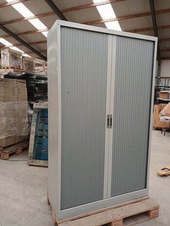 Emtrade Roldeurkast 119x45x197 cm, staal, grijs, zonder legborden, zonder sleutel, gebruikt