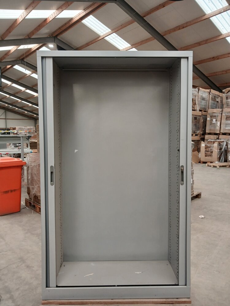 Emtrade Roldeurkast 119x45x197 cm, staal, grijs, zonder legborden, zonder sleutel, gebruikt