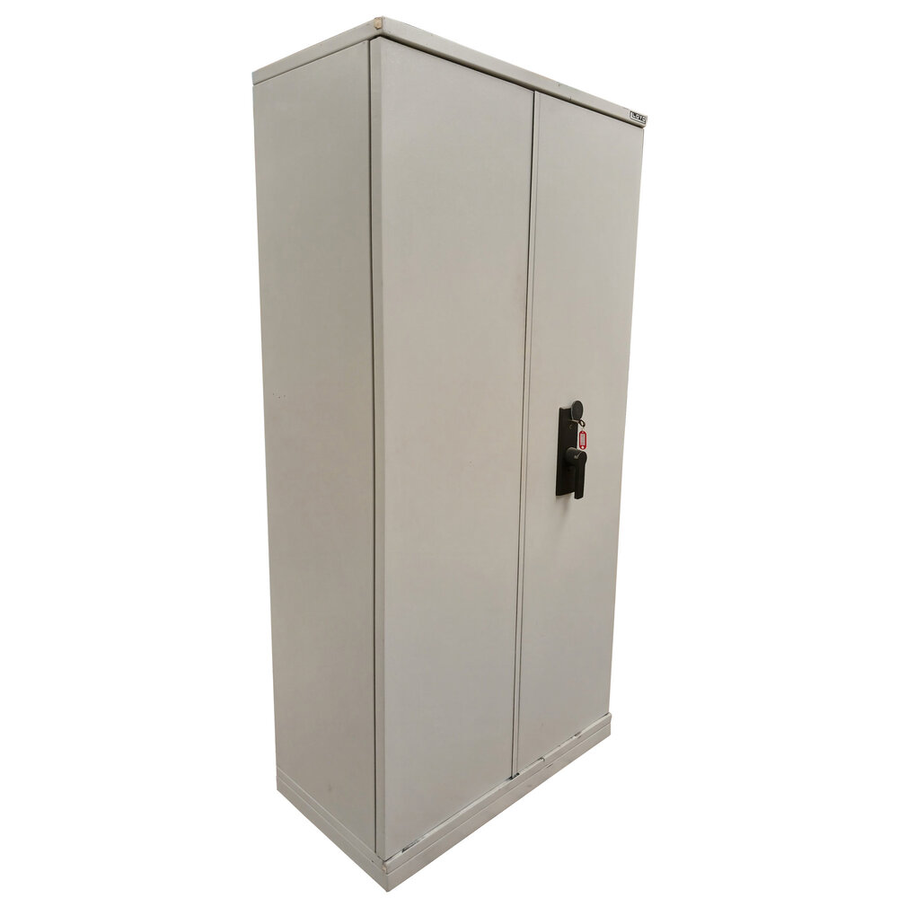 Emtrade Kluiskast 93x51,5x196 cm, staal, grijs, 2 legborden, inclusief 1 sleutel, gebruikt