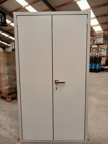 Priorit AG Brandwerende archiefkast, 106x49 x196 cm, staal, grijs, gebruikt Priorit AG Brandwerende archiefkast, 106x49 x196 cm, staal, grijs, gebruikt