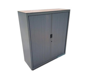 Roldeurkast 120x47x136 cm eiken/grijs, gebruikt Roldeurkast 120x47x136 cm eiken/grijs, gebruikt