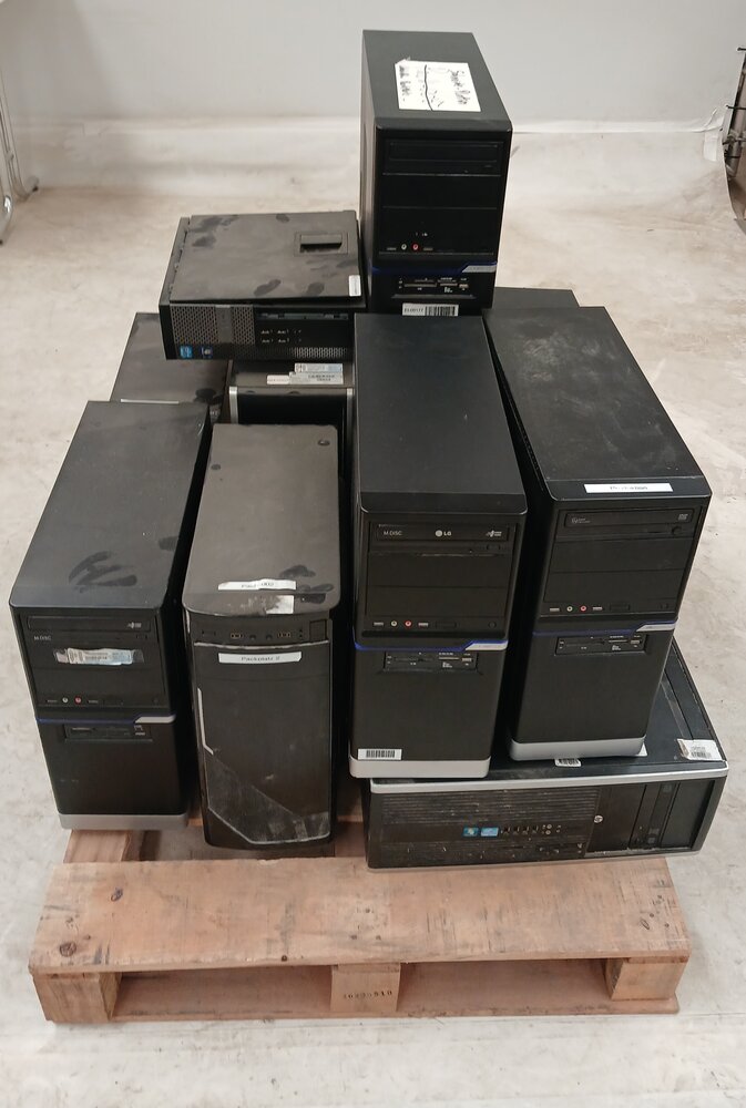 Emtrade Partij gebruikte desktops, diverse modellen, voor revisatie of onderdelen, gebruikt Emtrade Partij gebruikte desktops, diverse modellen, voor revisatie of onderdelen, gebruikt