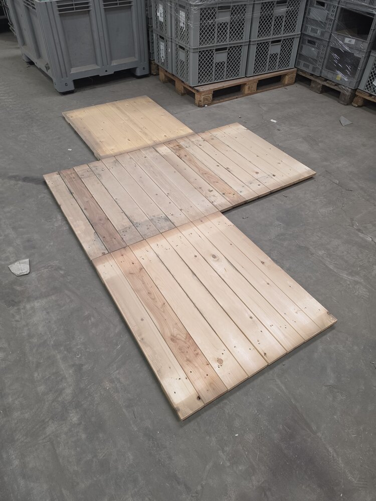 EMRACK Vurenhouten vlonder gesloten 800x900x20 mm (bxdxh), licht gebruikt EMRACK Vurenhouten vlonder gesloten 800x900x20 mm (bxdxh), licht gebruikt