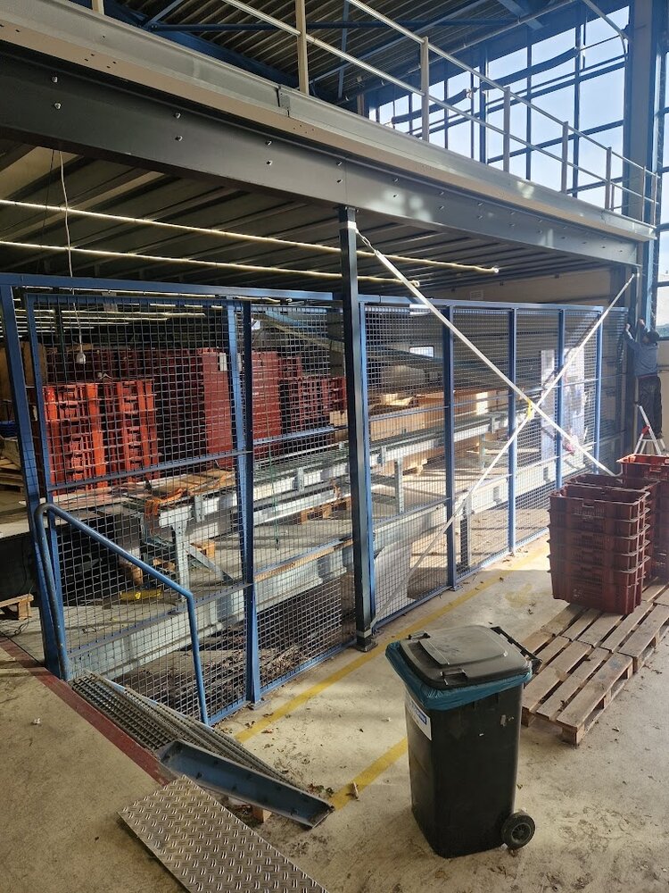 Emtrade Industrieel Indoor Hekwerk / Veiligheidsafrastering met 2 Schuifpoorten - Gebruikt Emtrade Industrieel Indoor Hekwerk / Veiligheidsafrastering met 2 Schuifpoorten - Gebruikt