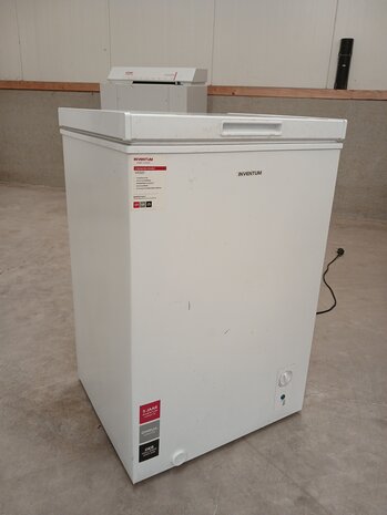 Inventum Inventum VK561/02 Vrieskist 99 Liter Wit - Gebruikt Inventum Inventum VK561/02 Vrieskist 99 Liter Wit - Gebruikt