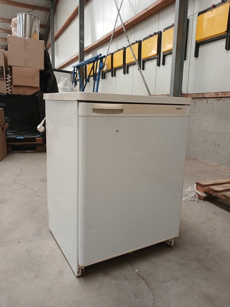 Bosch Bosch KTR1844/02 Koelkast 178 Liter Wit - Gebruikt Bosch Bosch KTR1844/02 Koelkast 178 Liter Wit - Gebruikt
