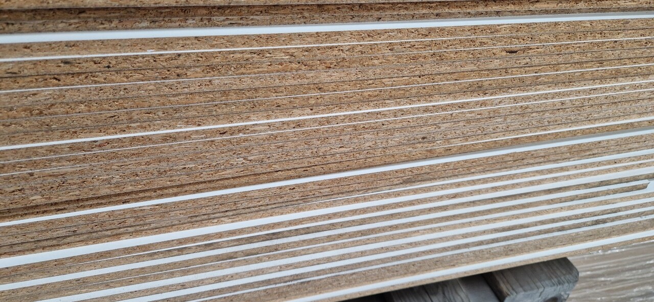 Emtrade 10mm spaanplaat gemelamineerd wit, nieuw (rest)
