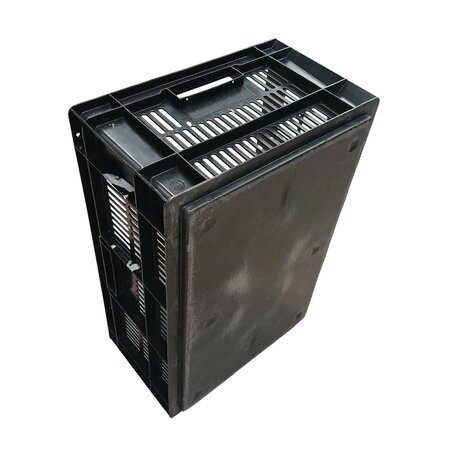 Emtrade Stapelbak 600x400x235 mm, zwart kunststof, gebruikt Emtrade Stapelbak 600x400x235 mm, zwart kunststof, gebruikt