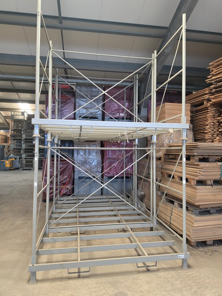 Emtrade stapelrek 2350x1350x2020mm, max. 2000kg, gebruikt Emtrade stapelrek 2350x1350x2020mm, max. 2000kg, gebruikt