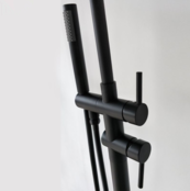 SaniPro Donna Badkraan Vrijstaand Mat Zwart Rond met handdouche Mat Zwart